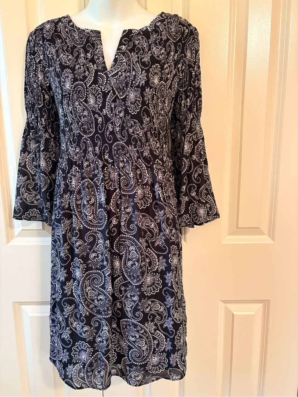 Allison Taylor black and White Paisley Long-Sleeve Dress, size 8